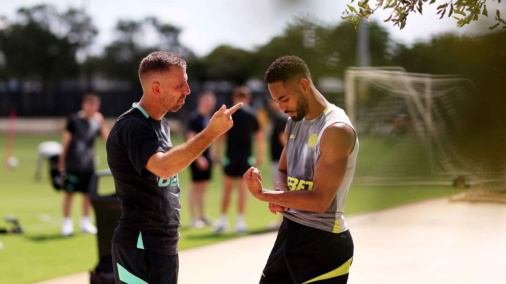 O'Neil và Cunha Chia Sẻ Trước Trận Đấu với Crystal Palace