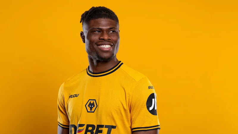 Agbadou | 'Chúng ta cần suy nghĩ về lối chơi của mình' 1 Về trận ra mắt trước Newcastle